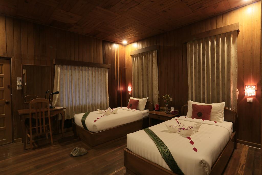 Hill Top Villa Hotel Калау Стая снимка